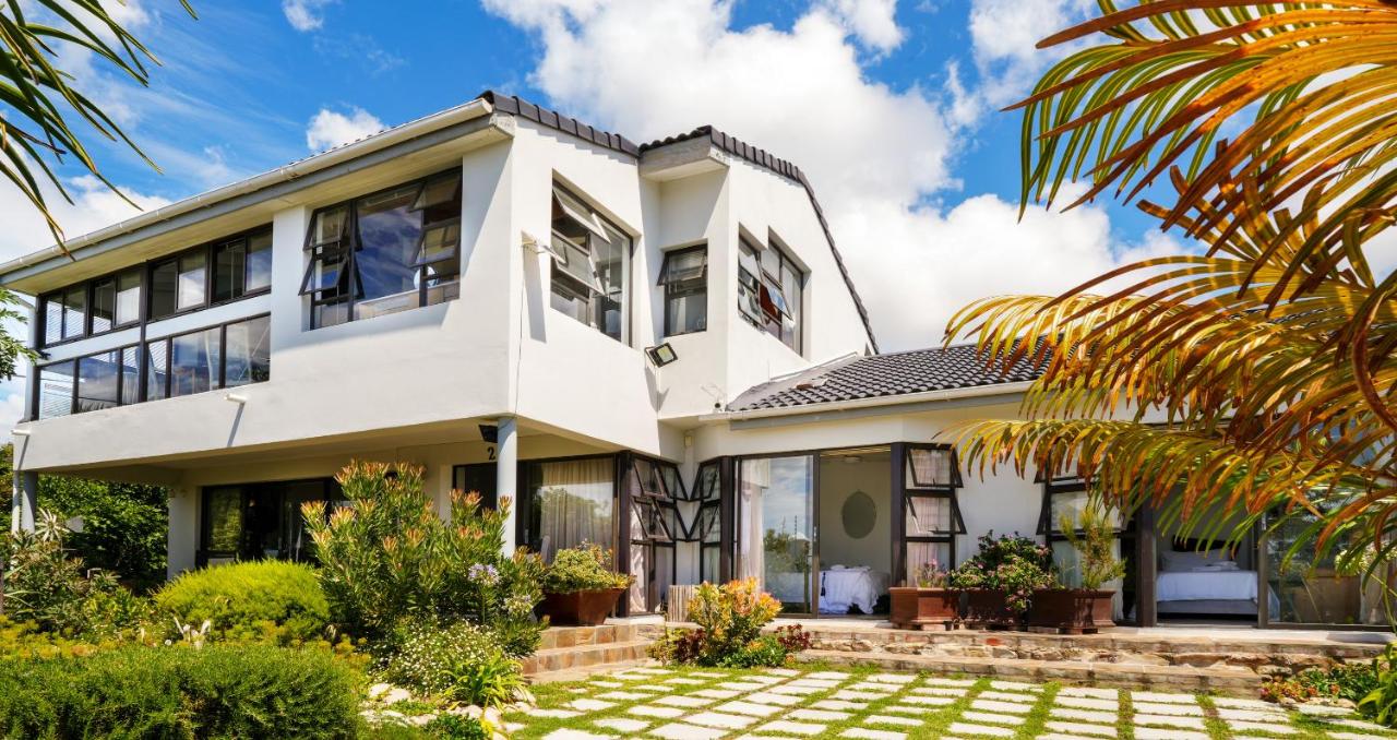 5-Bedroom Charming Coastal Home in Plettenberg Bay - B&B
