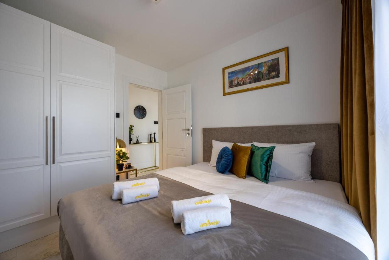 Two-Bedroom Penthouse Apartment with Terrace