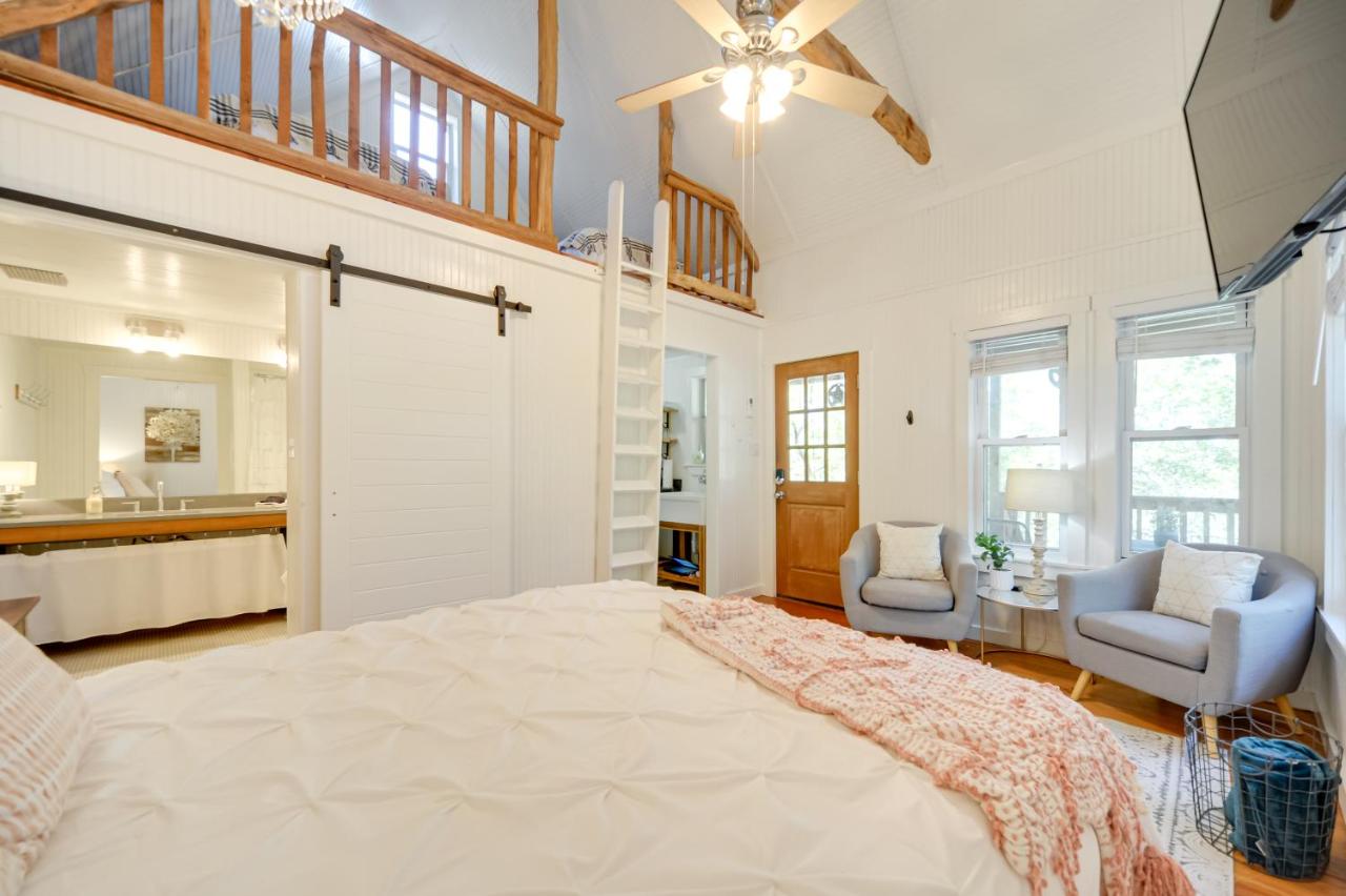 Johnson City Studio with Fire Pit on 25 Acres! - B&B
