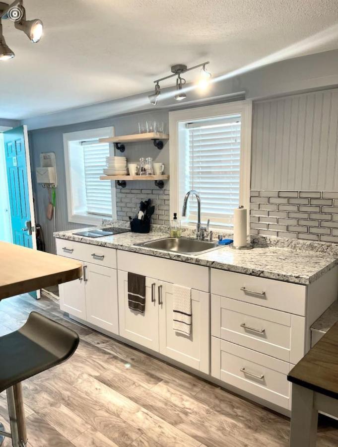 1 Bedroom, steps to the Beach - B&B