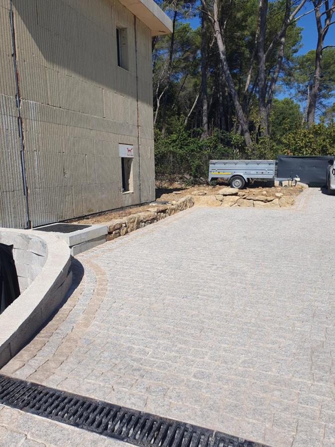 Bas de Villa d'exception - Parking securisé - B&B Mougins