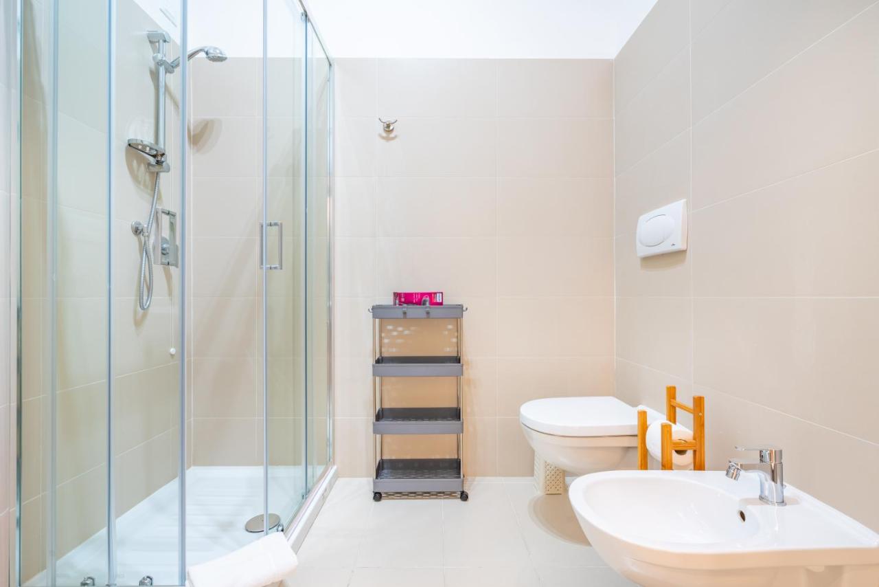 Dreibettzimmer mit eigenem Bad