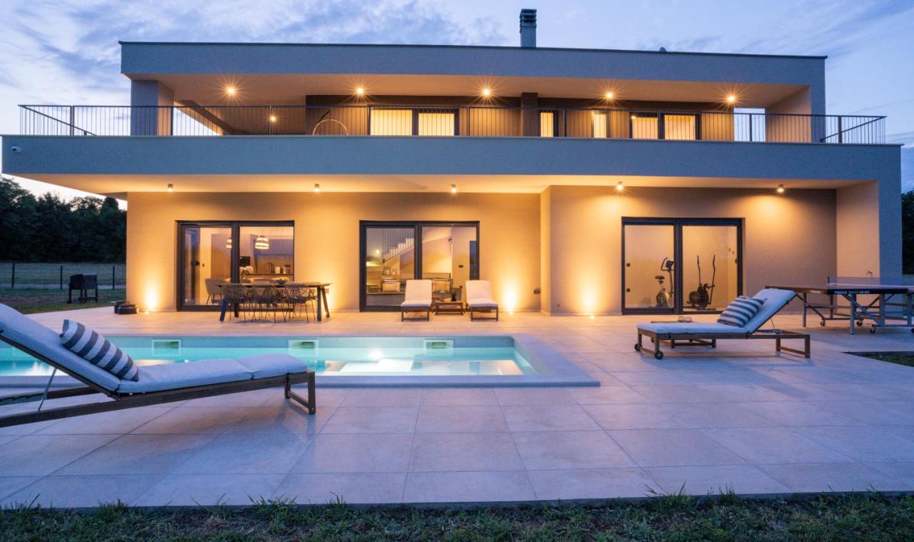 Villa Zidine, luxury villa with seaview and salt pool water - Ferienwohnung Puntera