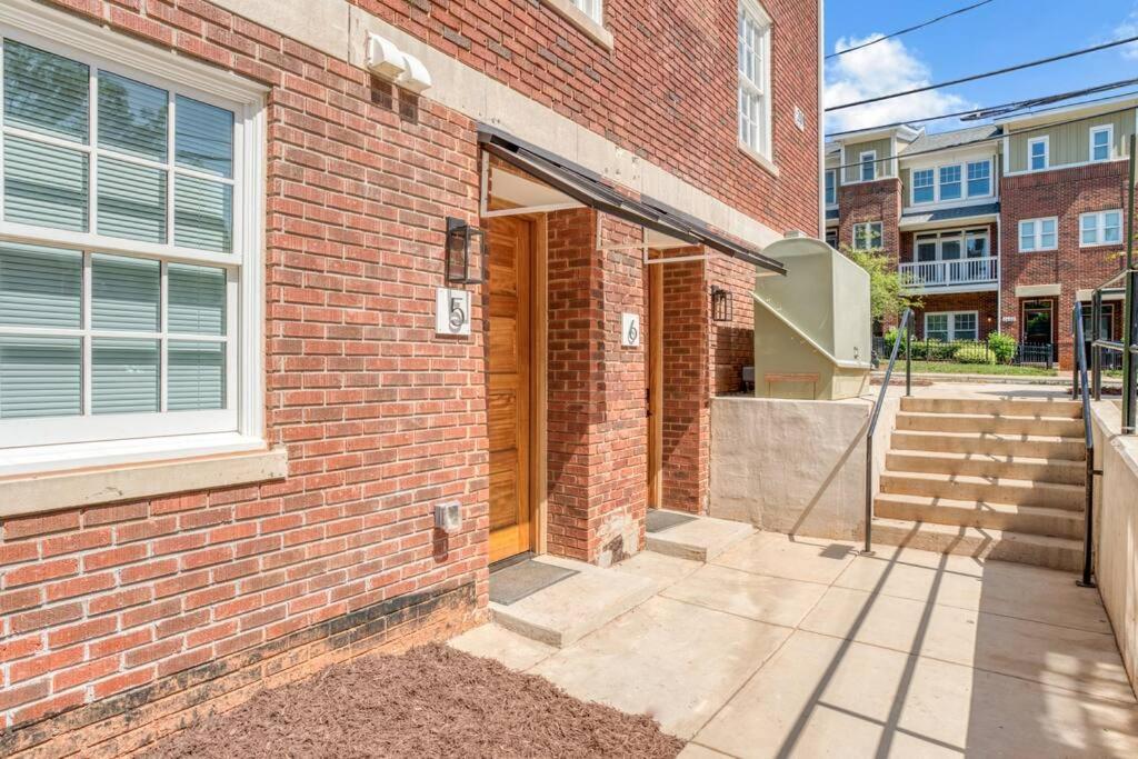 Spacious 3BR Home Oasis on Grandin Road - B&B