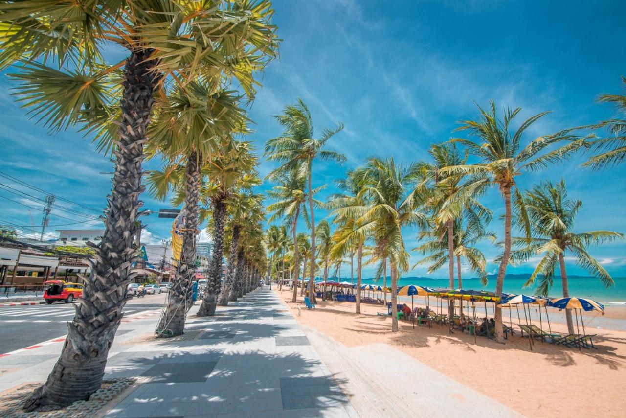 Universe Jomtien Beach Hotel - B&B