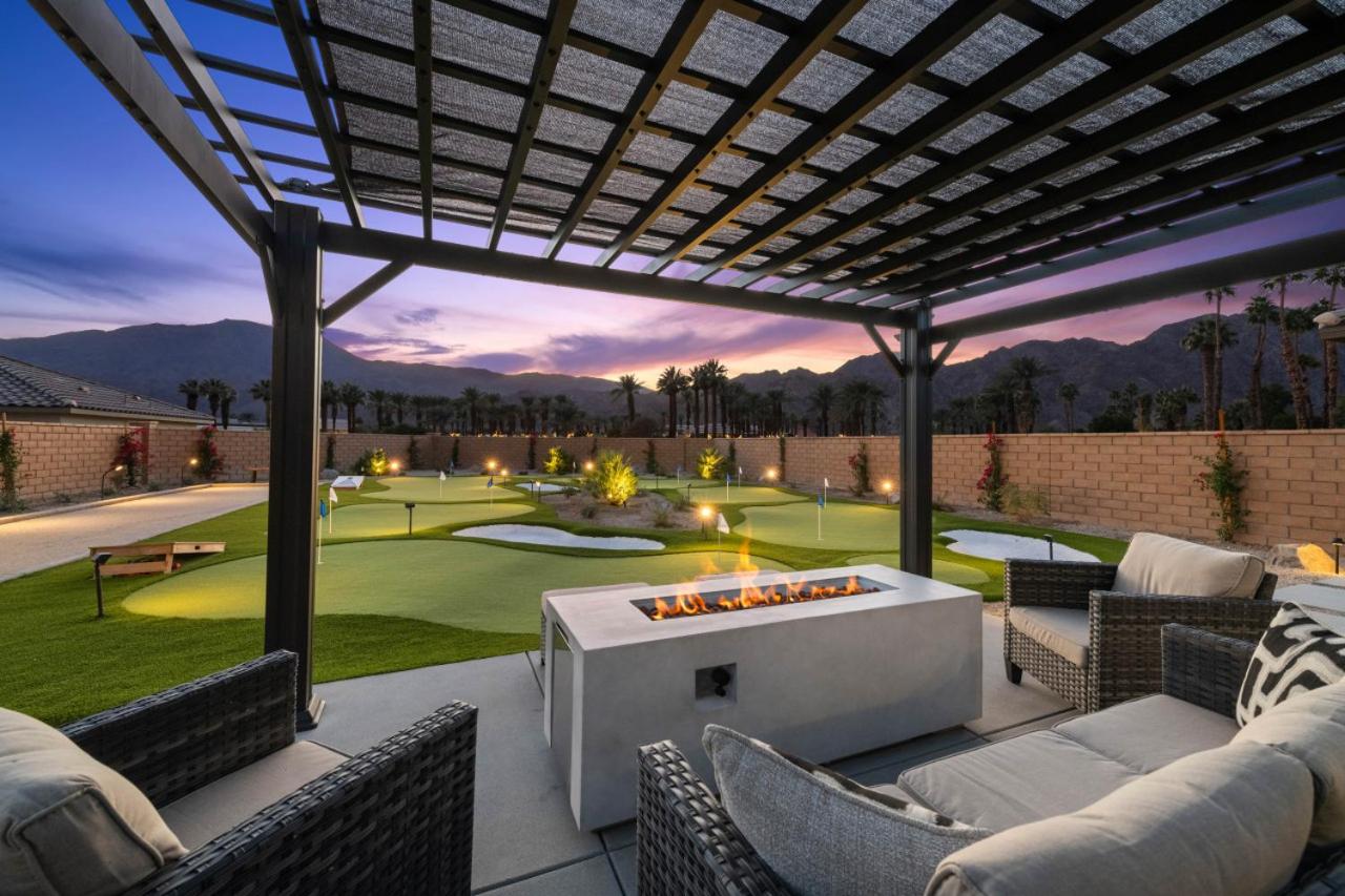 Golfers Dream Home Pool and Spa at PGA West Signature Putting Green Course - Bed and Breakfast