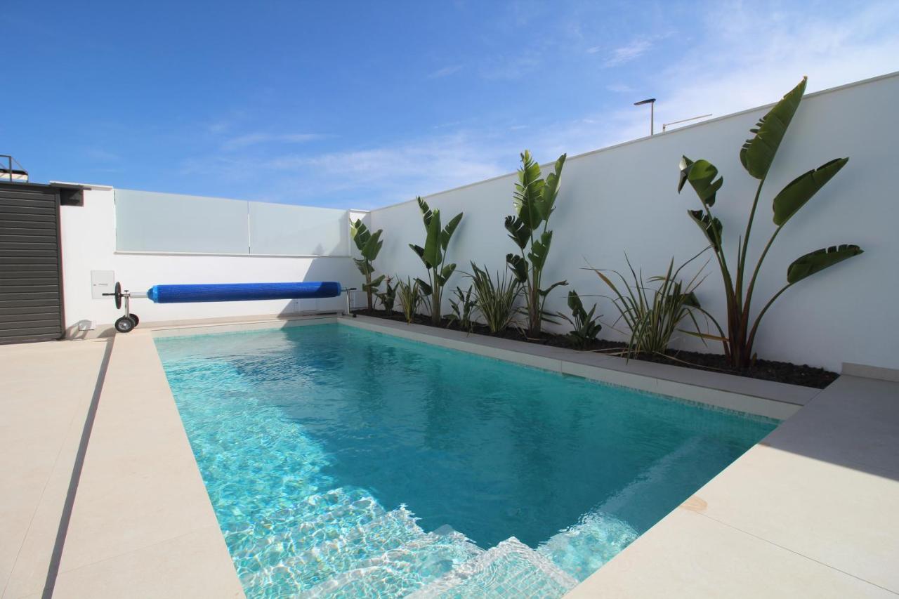 Three Bedroom Villa With Private Pool & Solarium - B&B San Pedro del Pinatar