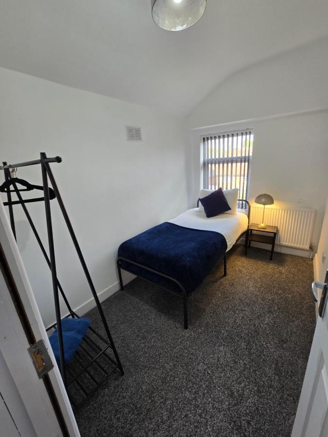 The Grand four bed getaway- Sleeps 9-free on street parking - Chambres d’hôtes