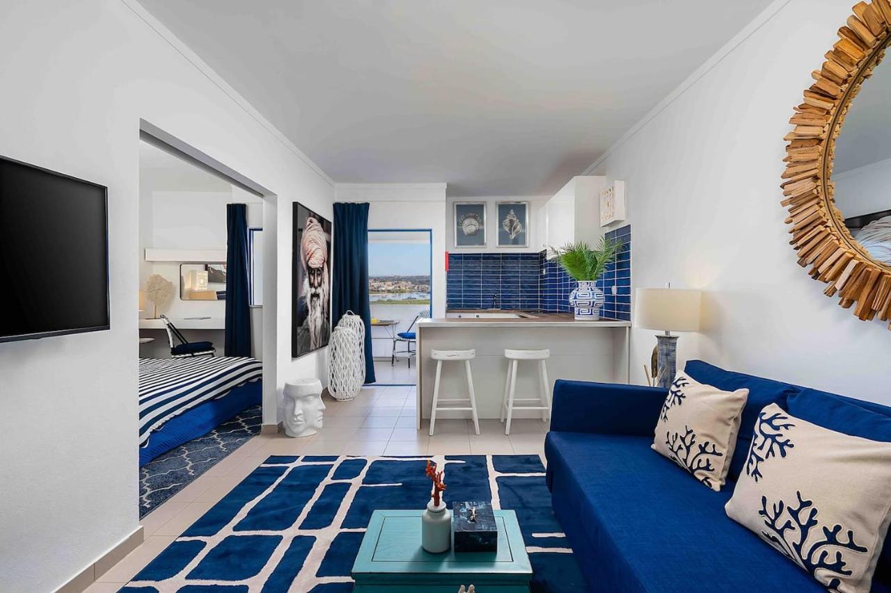 Stylish Apartment With View Praia Da Rocha - B&B