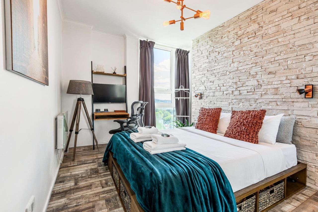 Luxury 1BR near Canary Wharf, O2 view, 1min to DLR - B&B Londres