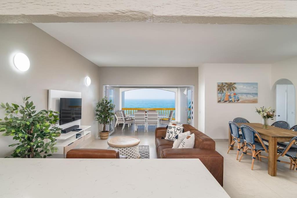 Endless Sea Views at 19 Akrotiri - B&B Ballito