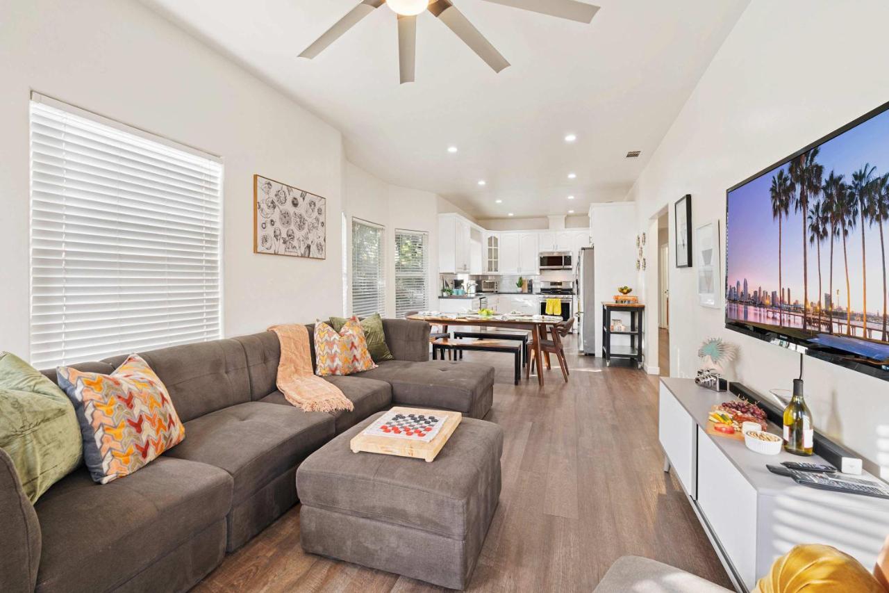 Catch n' Relax on Nimitz- Minutes from the Harbor - B&B