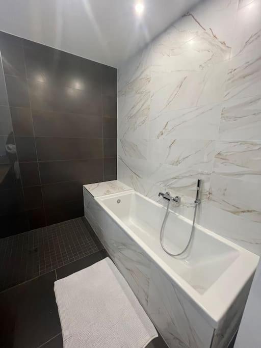 Charmante maison à louer - Chambres d’hôtes Saint-Cyr-sur-Loire