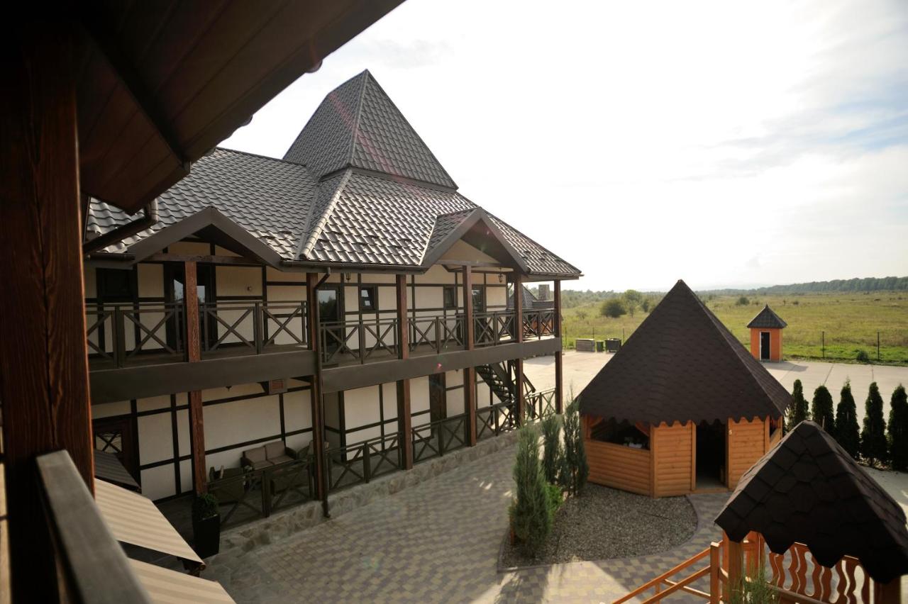 Hotel Vulyk - Bed and Breakfast Duliby
