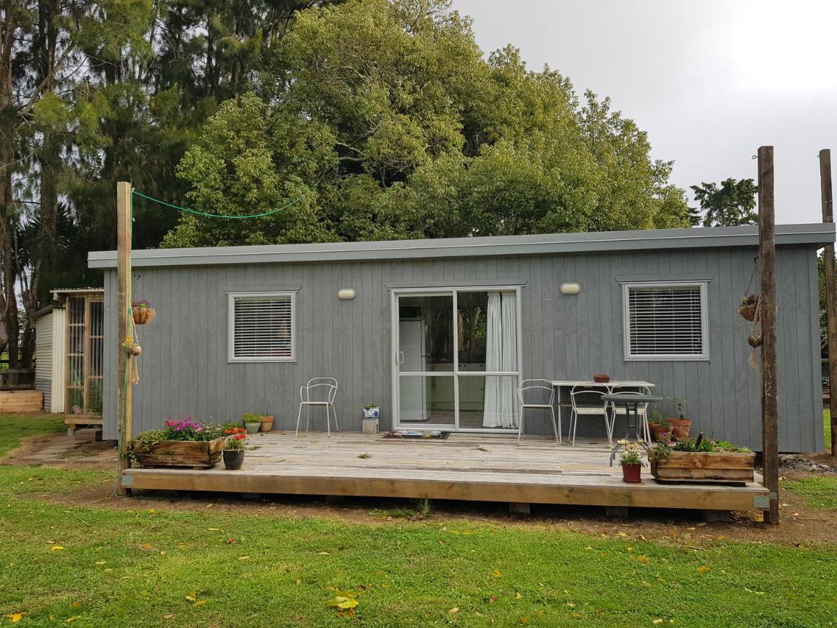 Whenuapai Village Tiny Home - B&B