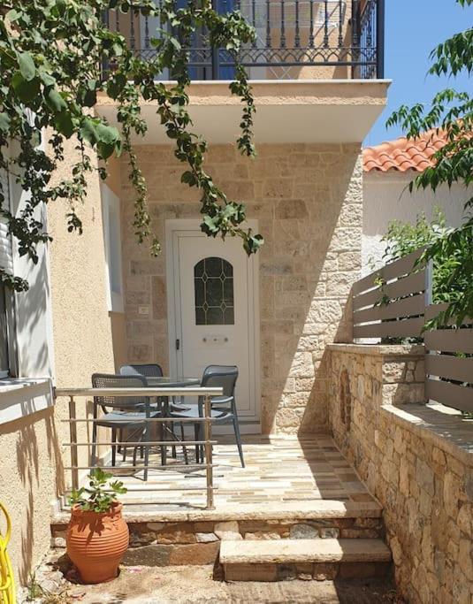 Το πετρινο σπιτι - B&B