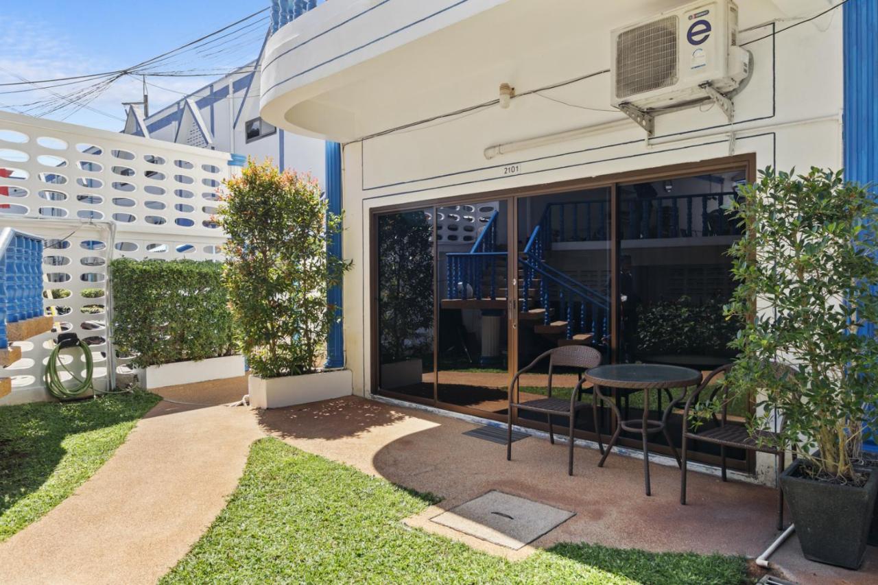 One-Bedroom Apartment with Garden View