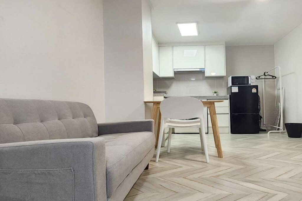 B-10 White Linen House - Ferienwohnung