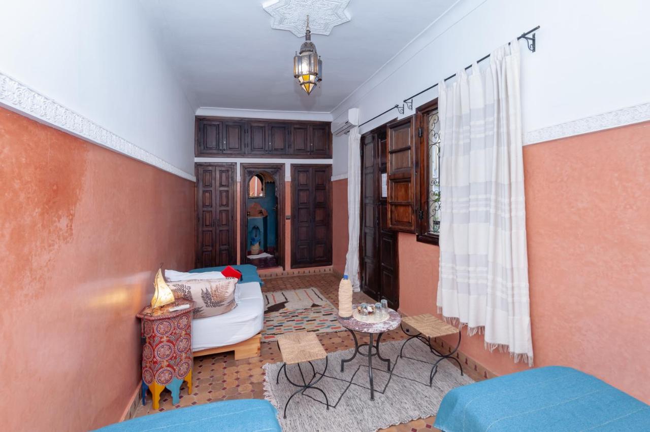 Dreibettzimmer mit eigenem Bad