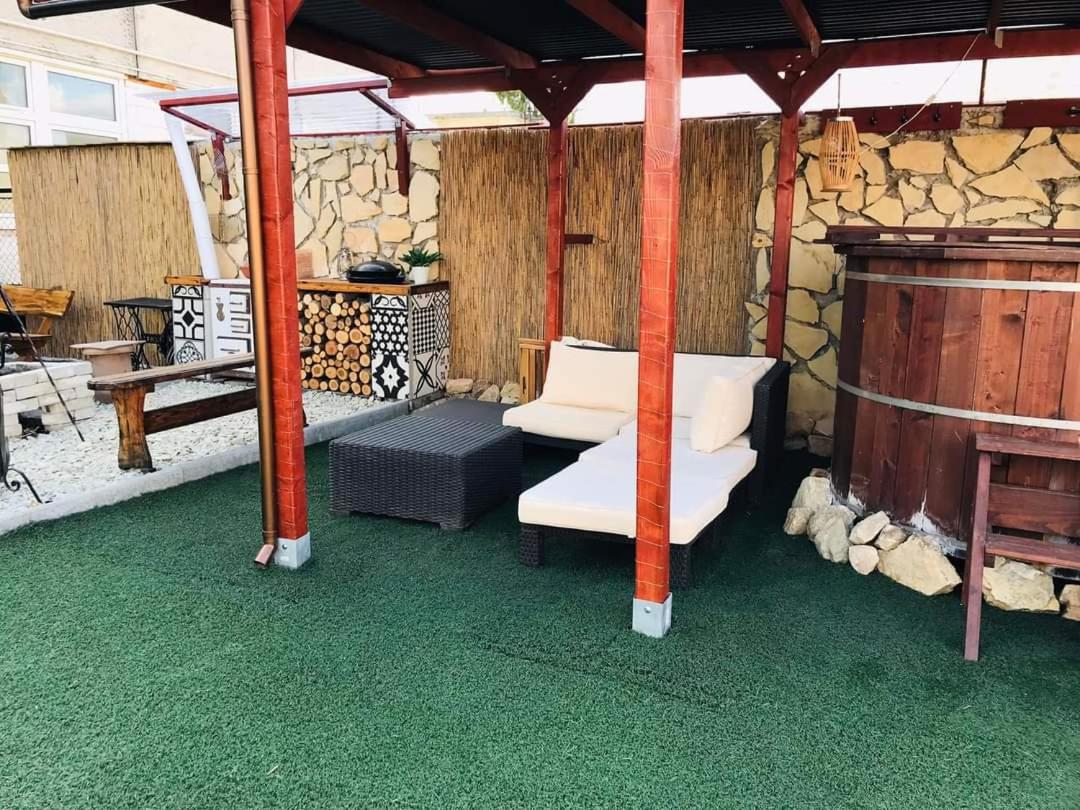 Dézsa Apartman Balatonalmádi - B&B