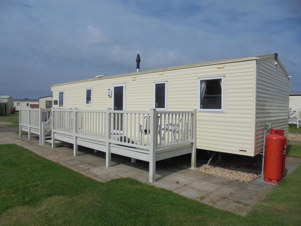 Kingfisher Horizon Oak 8 Berth, Central Heated Close to site shop - B&B Ingoldmells