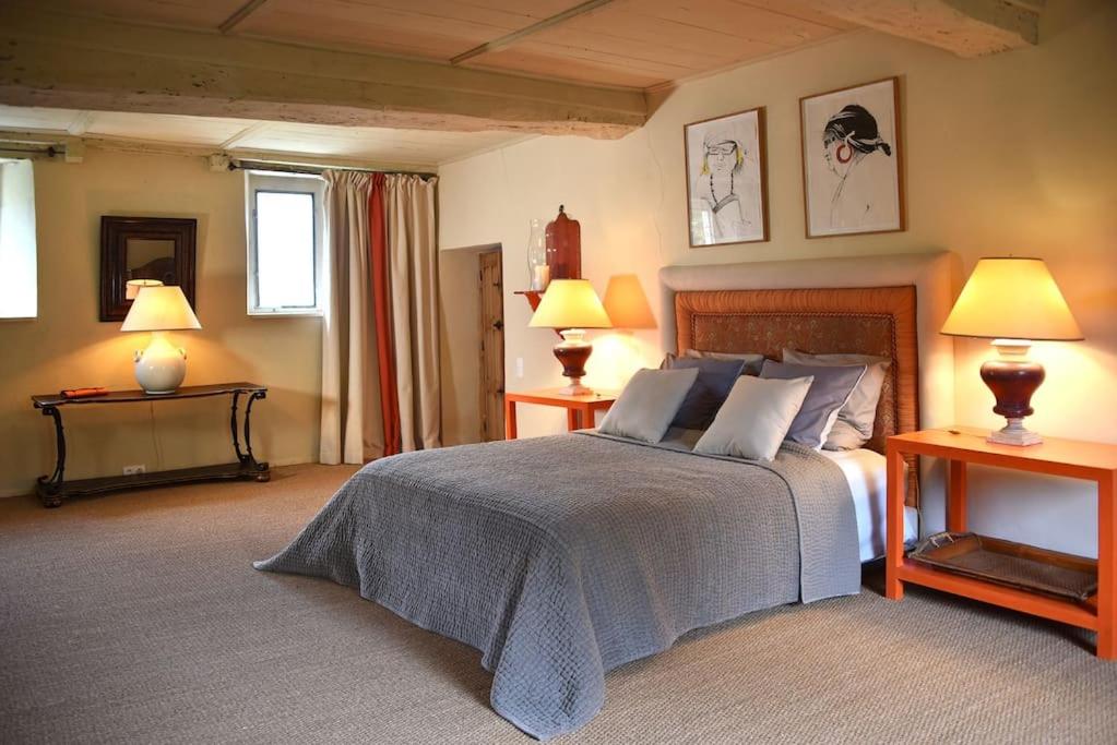 Gite du Petit Manoir au château d'Hémevez - B&B