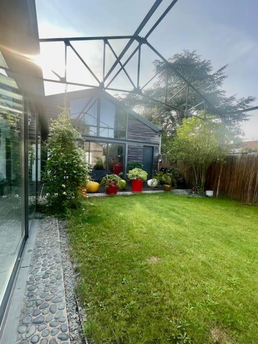 Loft avec Piscine Intérieure et Jardin - B&B