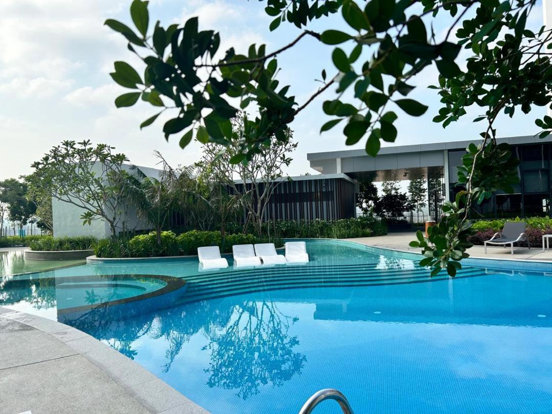 Han's Homestay by RH Splash Mania at Mayabay Residences, Gamuda Cove - Chambres d’hôtes Pulau Kempas