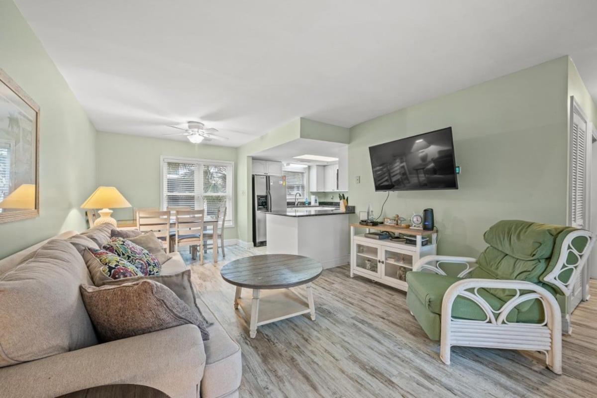 Phenomenal 2 Bedroom Condo at Island Palms! Sleeps 6! - B&B Myrtle Beach