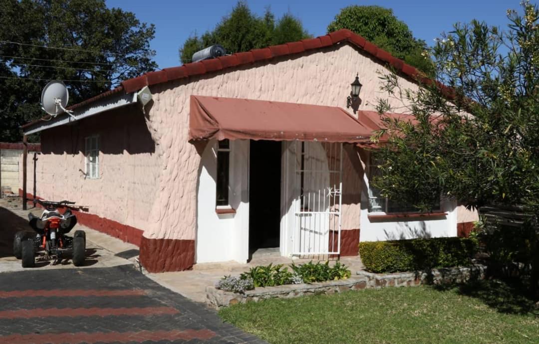 Yellow Wood Cottage - B&B Kambanji