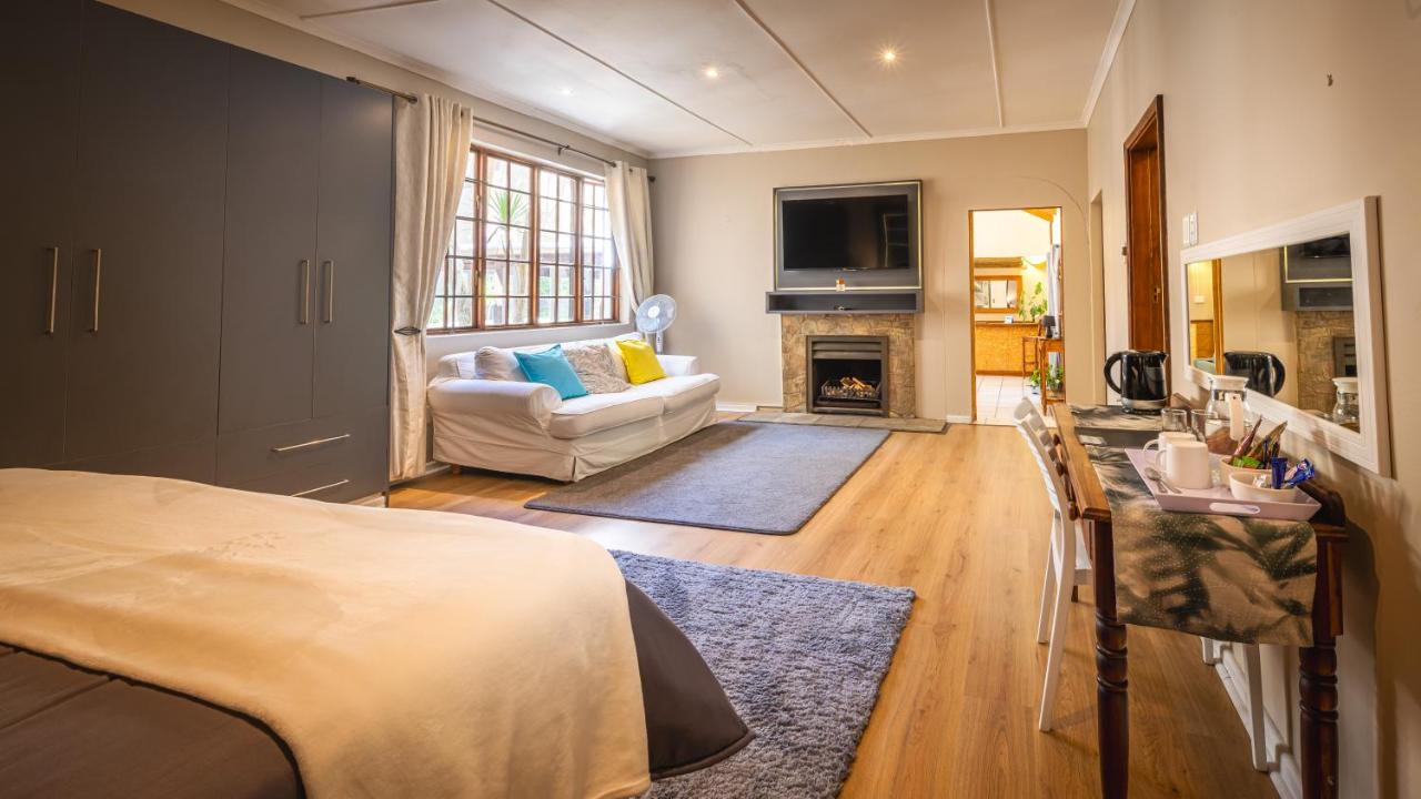 Chambre Lit King-Size - Vue sur Piscine