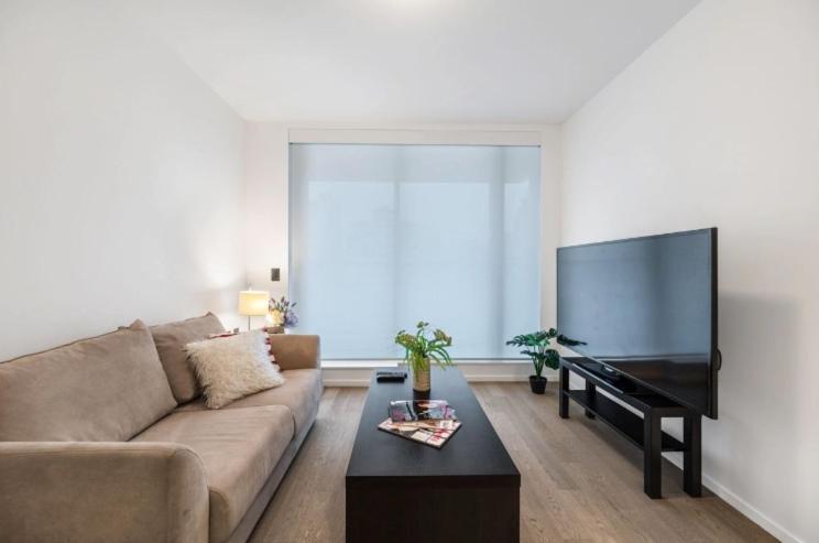 Chic & Modern Retreat the Heart of DT Vancouver - B&B Vancouver