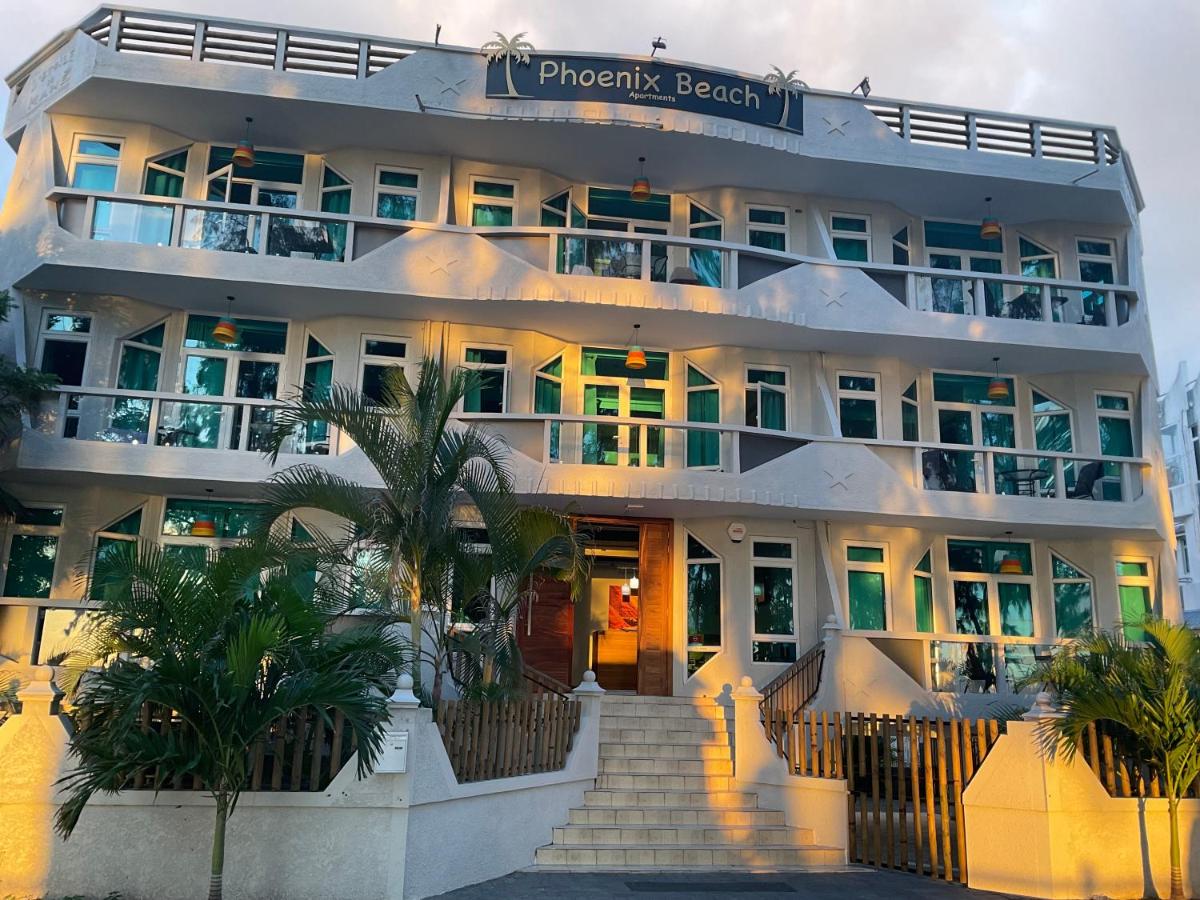 Phoenix Beach Apartments sea view - B&B