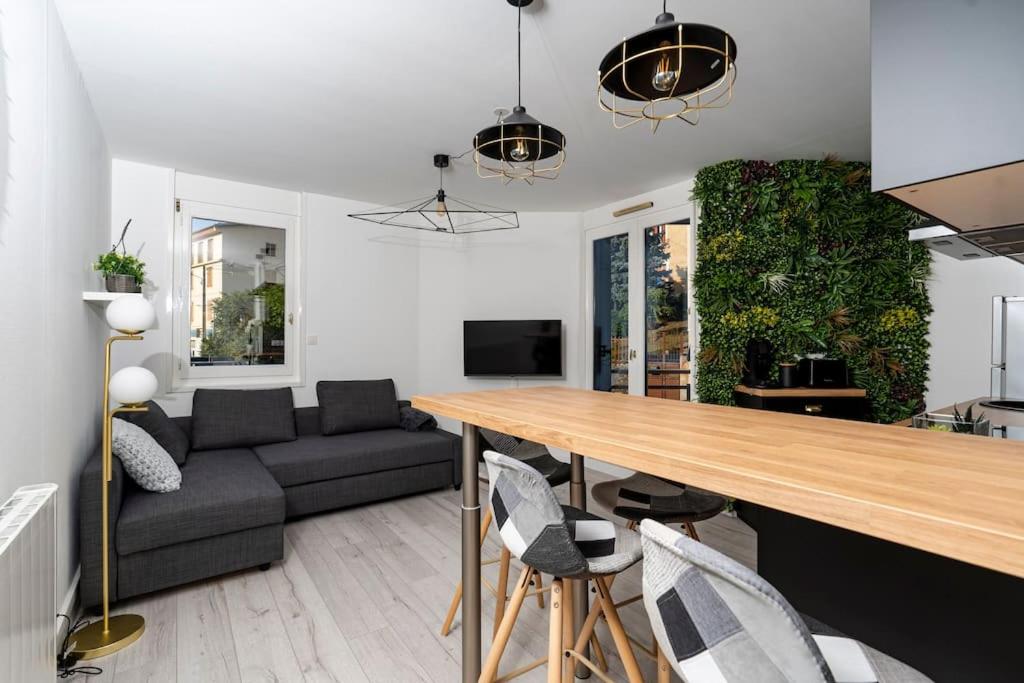 Plein centre-ville T3 refait a neuf - B&B