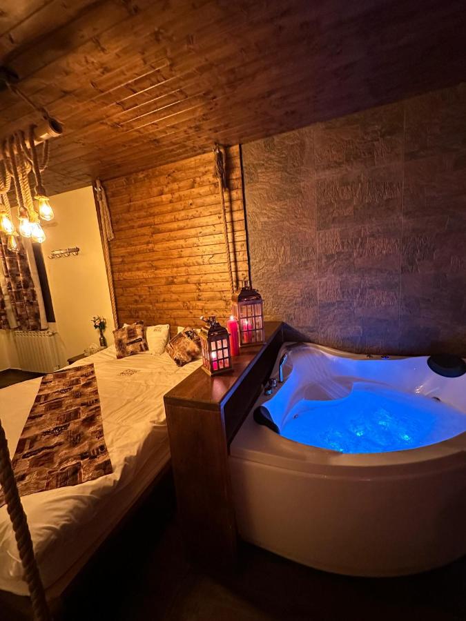 Studio mit Whirlpool