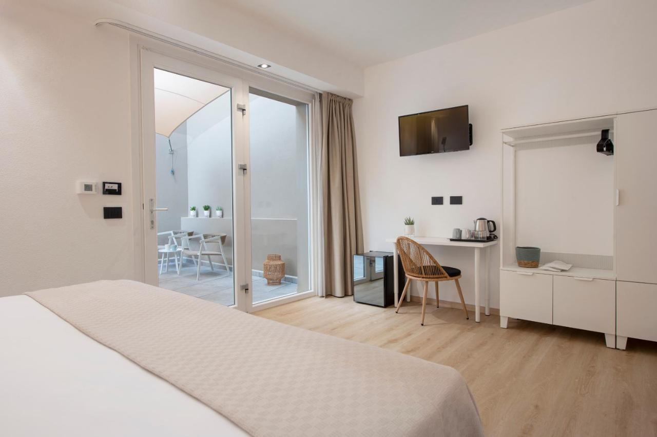Chambre Double ou Lits Jumeaux - Accessible aux Personnes à Mobilité Réduite