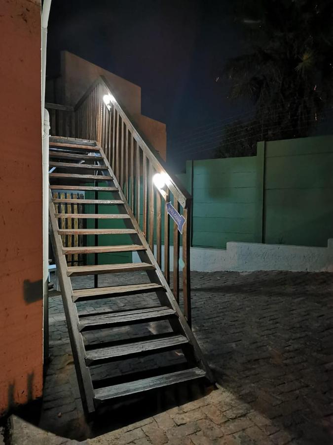 King Protea Self Catering Accommodation in Erasmuskloof, Pretoria East - B&B Pretoria