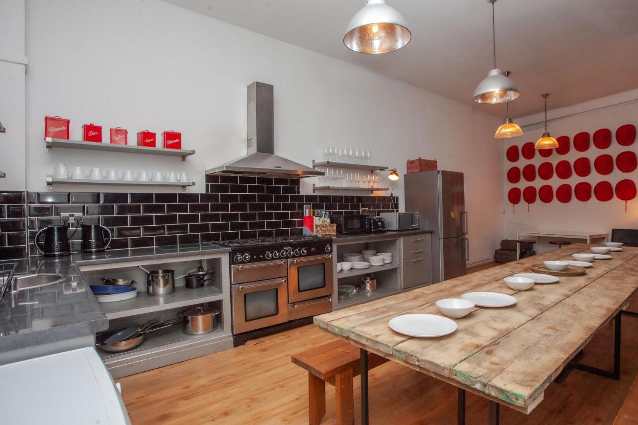 higgihaus #107 Sleeps up to 22 Hens Stags Rugby - B&B Cardiff