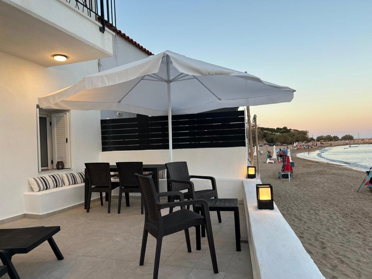 Seaside Luxury Komi Beach Villa - B&B Kómi