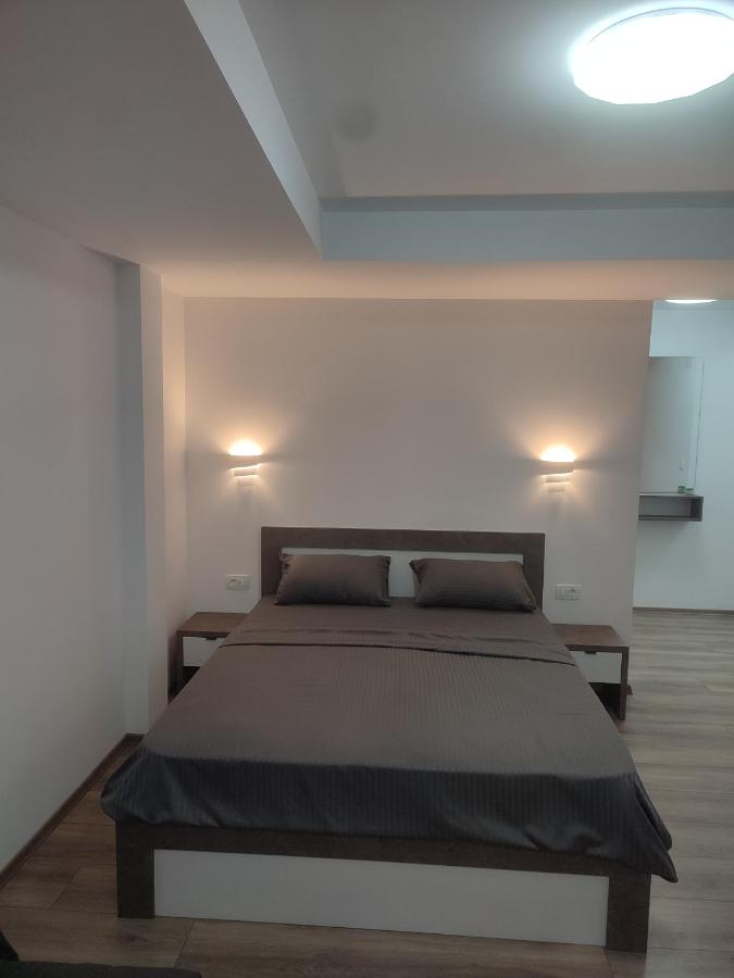 Deluxe Double Room (2 Adults + 1 Child)