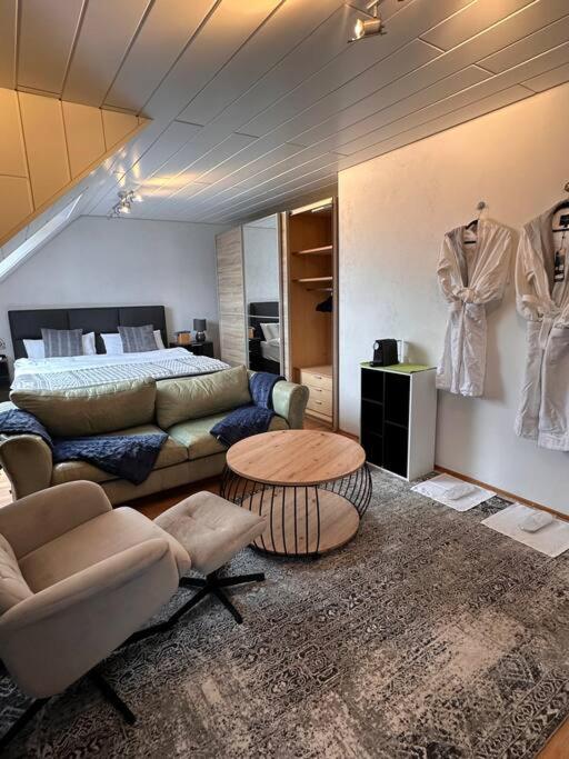 Black Forest Escape - Ferienwohnung Niefern-Öschelbronn