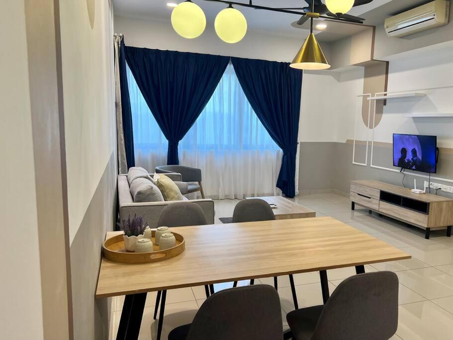 Modern 2BR Suite at Encorp Residence PJ - B&B Petaling Jaya