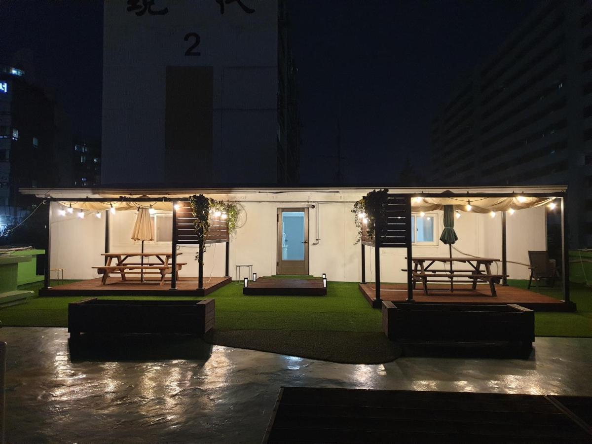 Cheongryangri Zebra Cinema & Rooftop - B&B