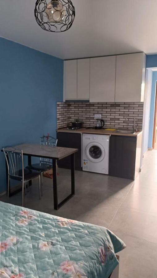 1-Room studio Guesthouse - Ferienwohnung Batumi