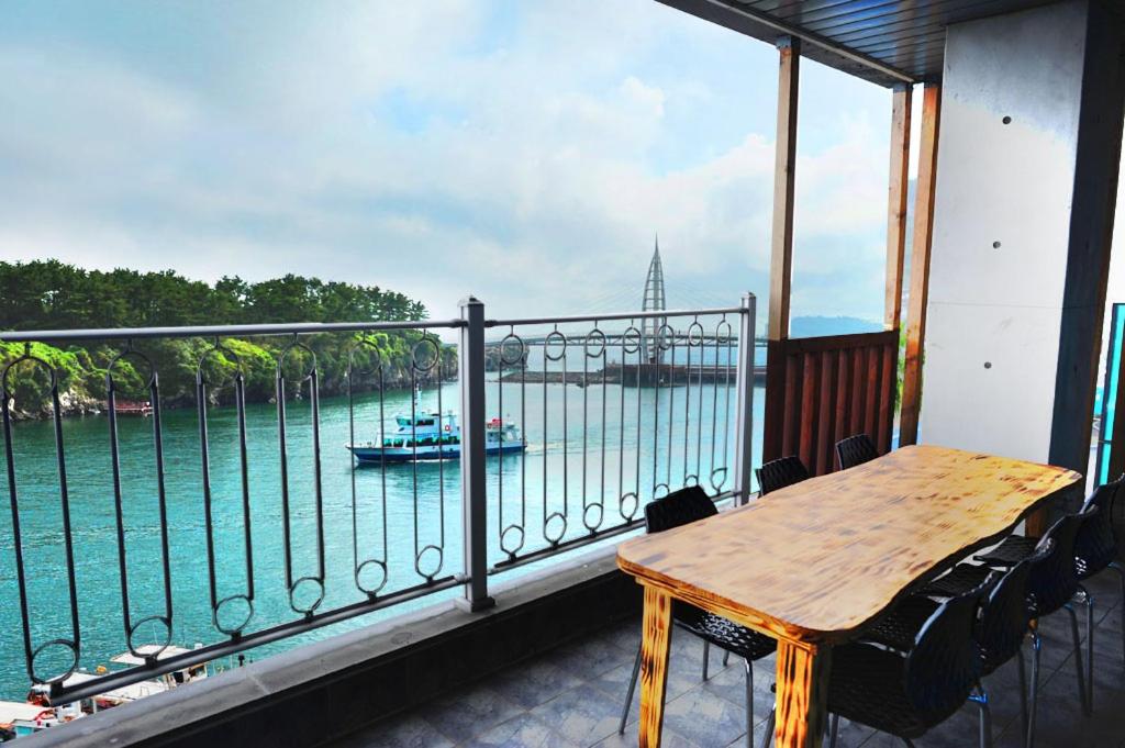 Deluxe Apartment mit Balkon und 2 Schlafzimmern