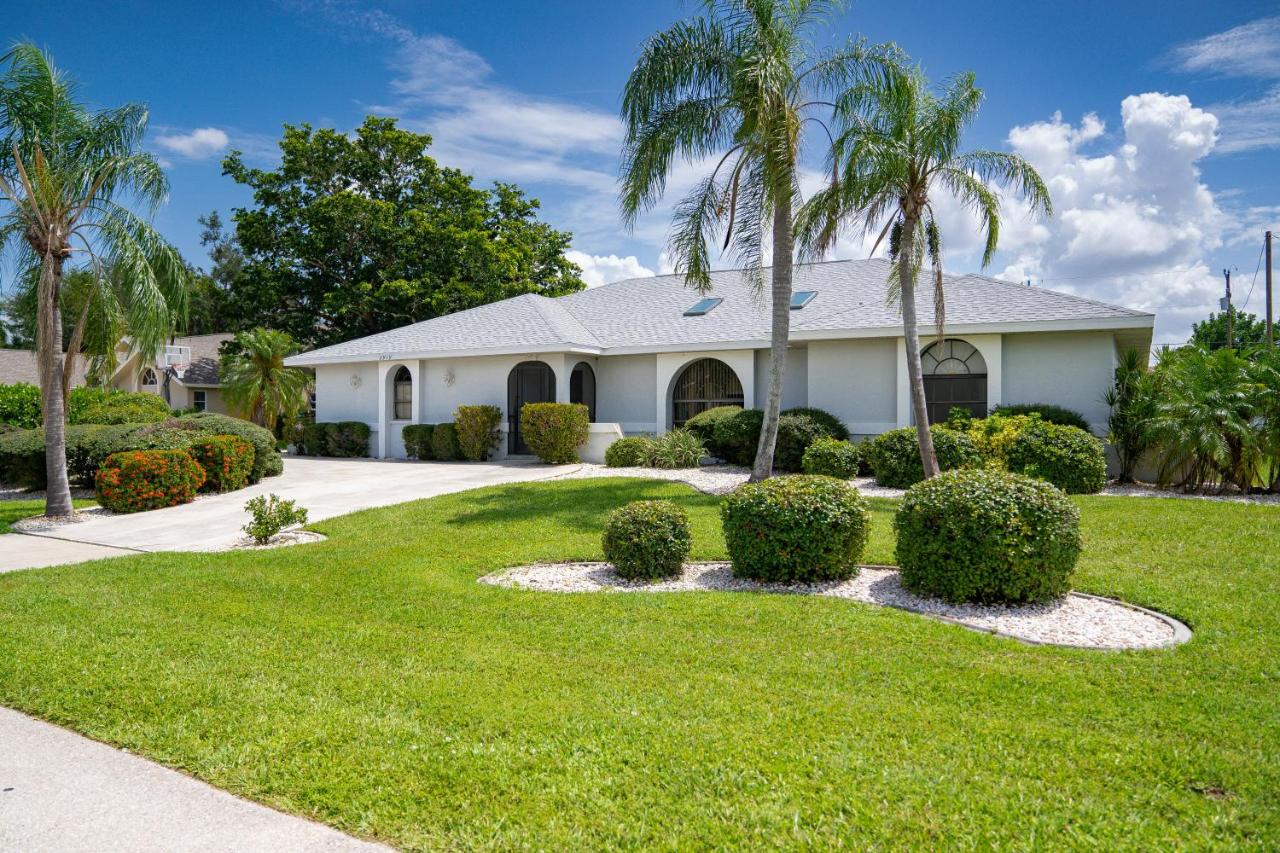 Blue Diamond Bungalow Pool and Spa - Ferienwohnung Cape Coral