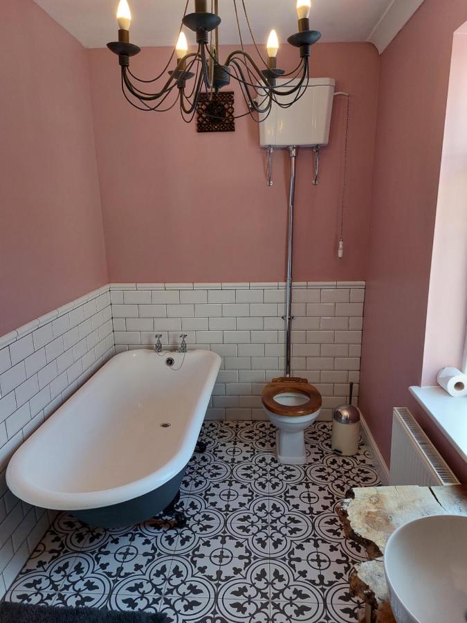 Salisbury Guest House - free parking