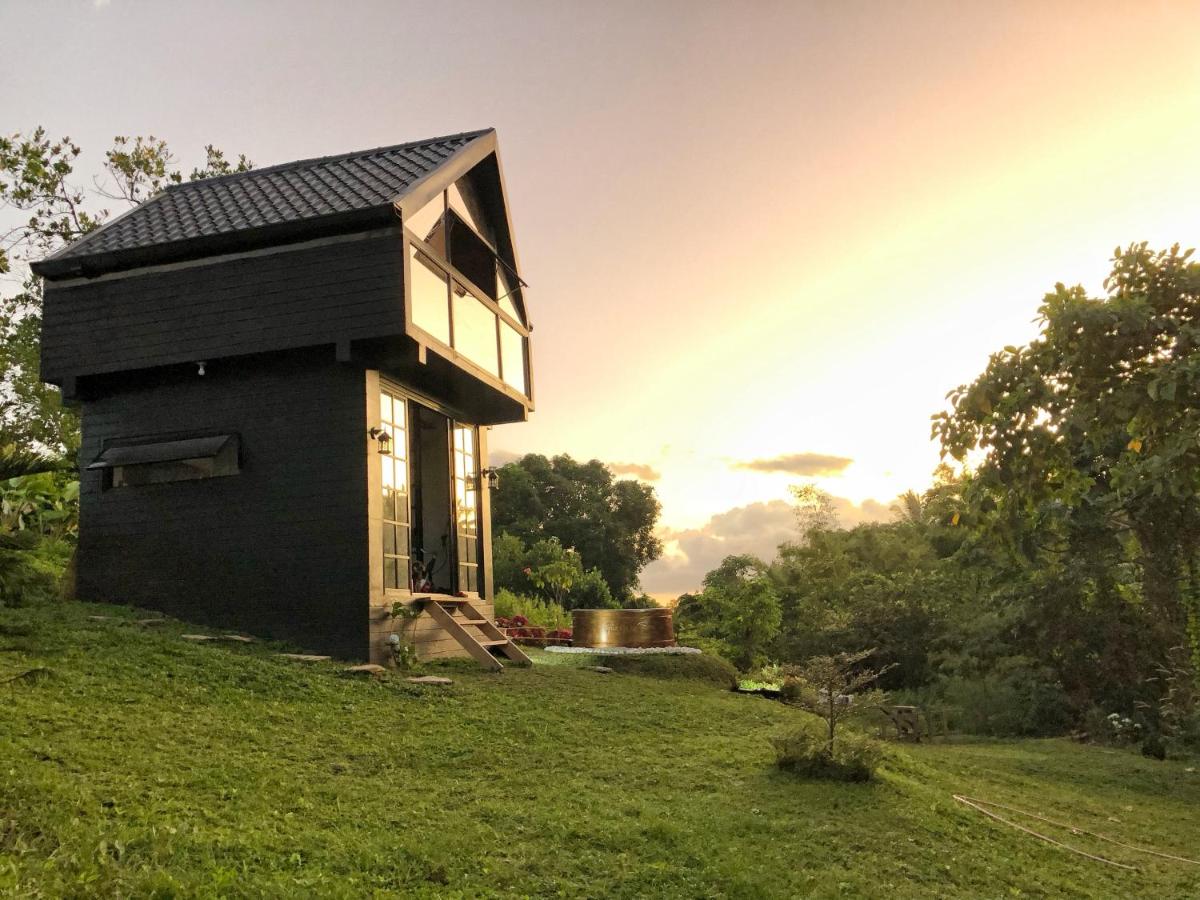 Garden of Faith Lodge - 20 minutes drive from Tagaytay - Bed and Breakfast