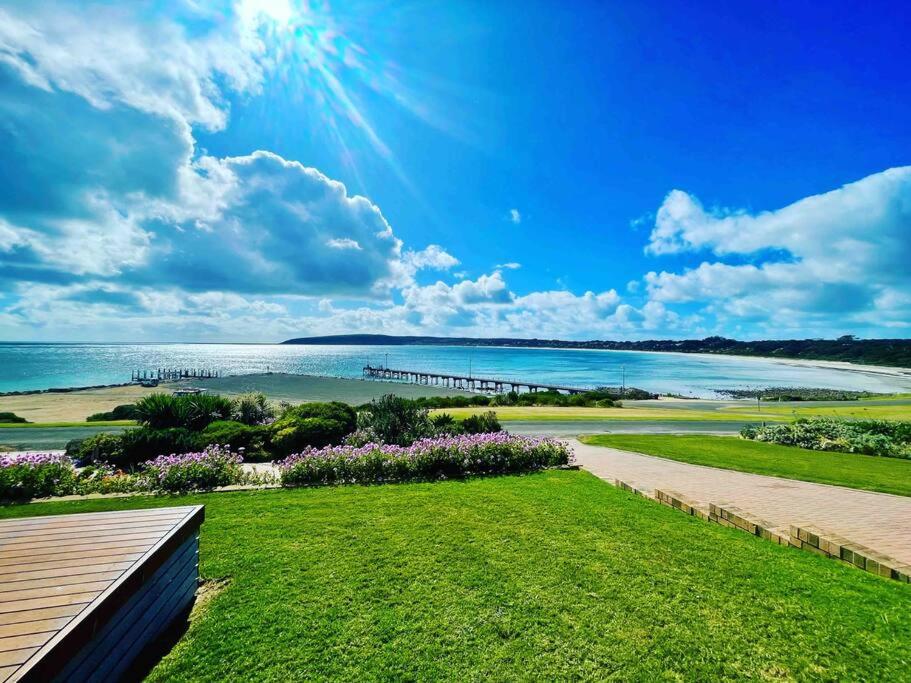 The Pier House, seaside, oceanfront at your door - Ferienwohnung