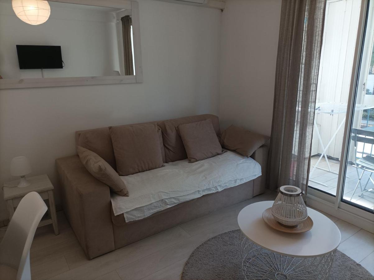 Agréable Appartement Proche Plage - Linge de lit et Toilettes en option - Bed and Breakfast La Grande-Motte